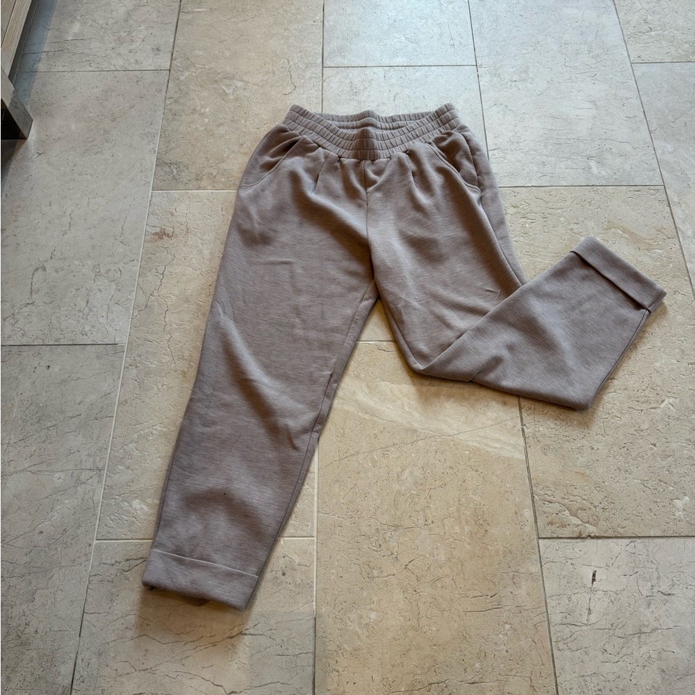 Varley pleated Jogger Pants - Picture 3 of 6